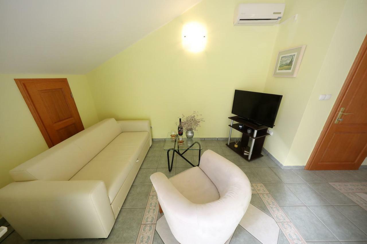 Apartments Villa Marnii Kozino Luaran gambar